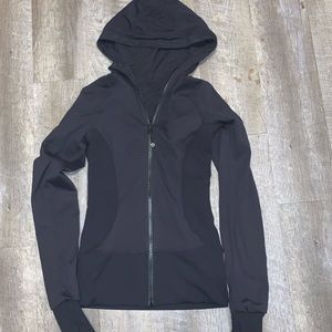 Lululemon jacket size 6